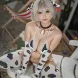 蜜汁猫裘《棕色尘埃奶牛》主题写真：173张全套美图，含2个视频