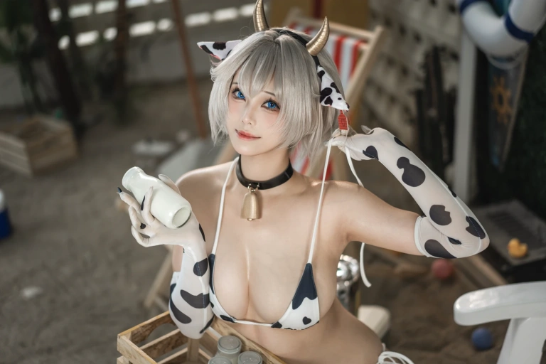 蜜汁猫裘《棕色尘埃奶牛》主题写真：173张全套美图，含2个视频