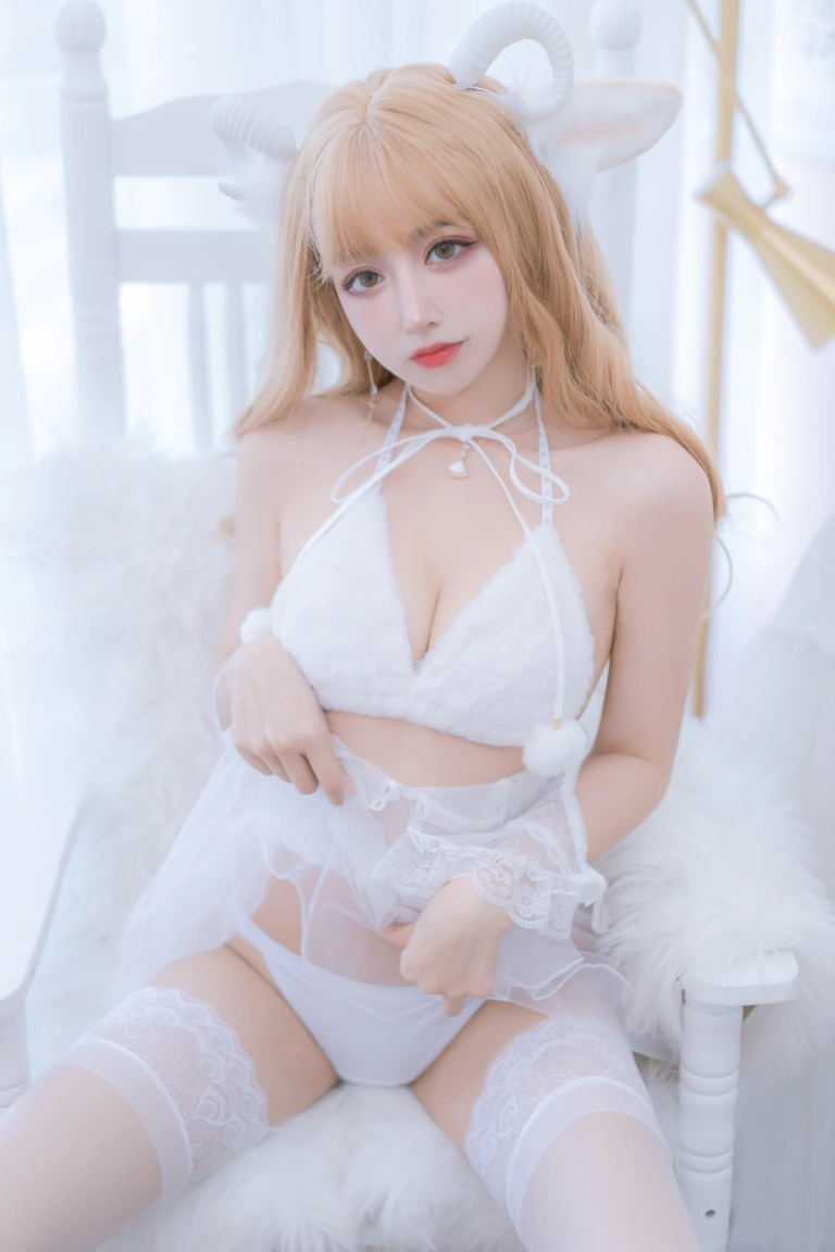 过期米线线喵《小羊咩 生日限定》主题写真：69张全套美图