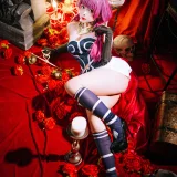 日奈娇(椎名莜)《断头台阿乌拉》主题写真：80张全套美图