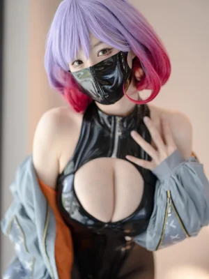 小仓千代《Patreon订阅 露娜 高开叉运动鞋》主题写真：24张全套美图