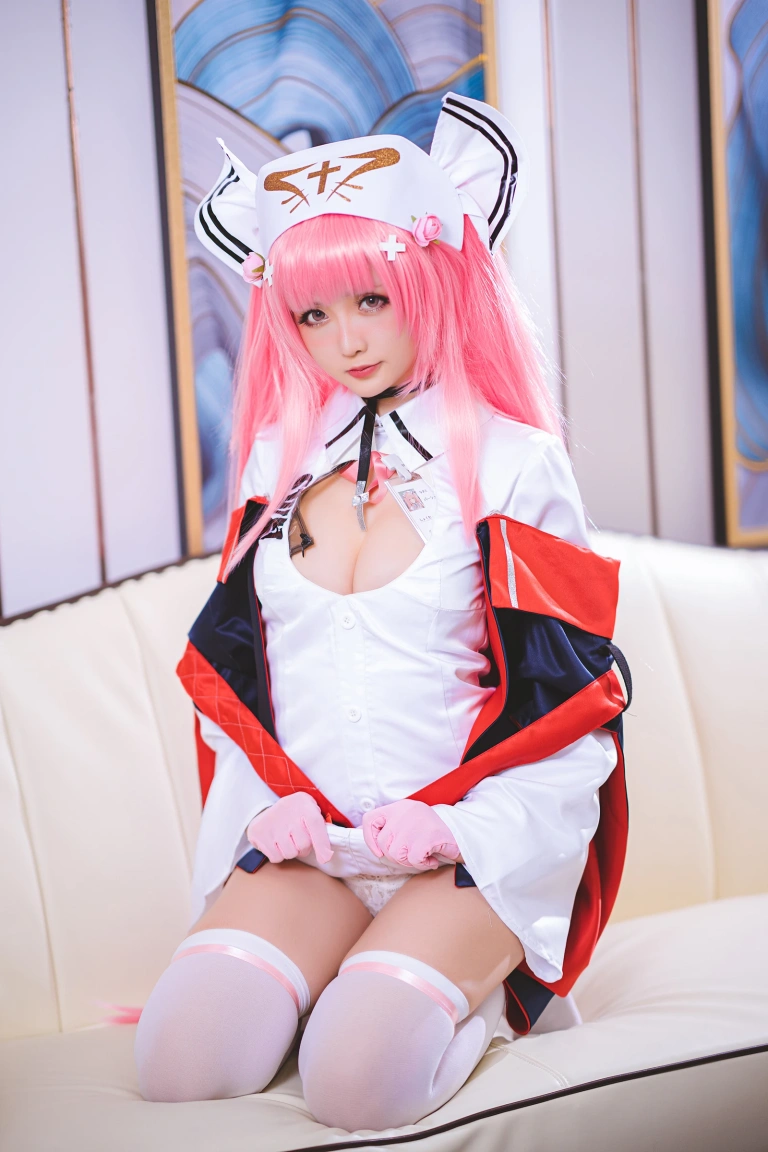 星之迟迟《《R-Maid》 英仙座护士》主题写真：20张全套美图