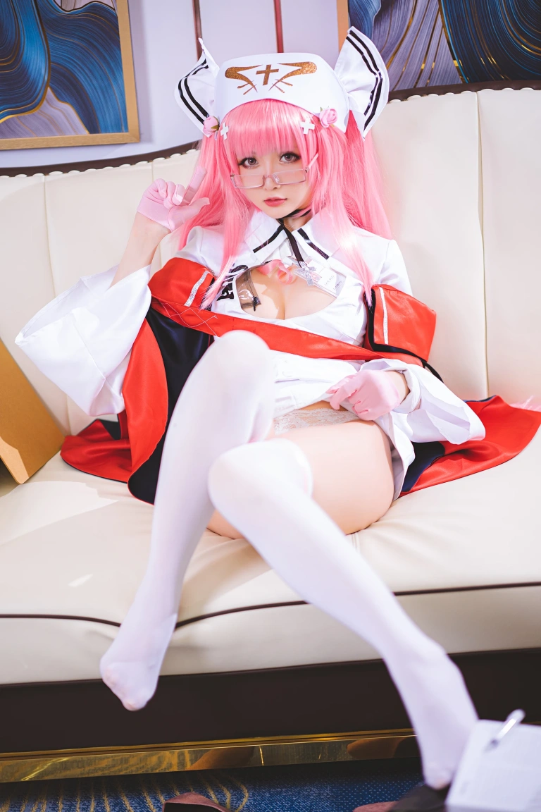 星之迟迟《《R-Maid》 英仙座护士》主题写真：20张全套美图
