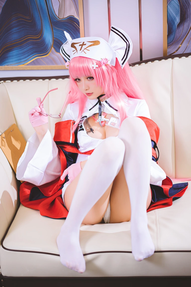 星之迟迟《《R-Maid》 英仙座护士》主题写真：20张全套美图