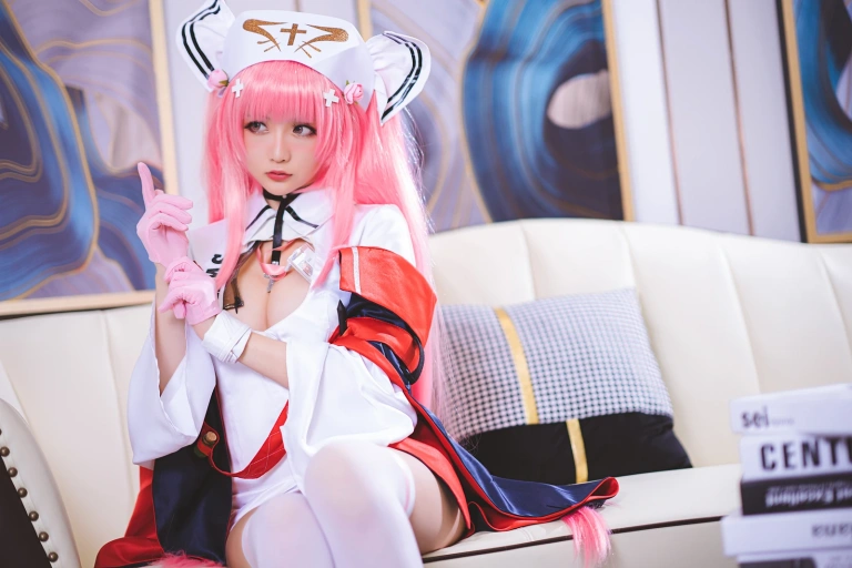 星之迟迟《《R-Maid》 英仙座护士》主题写真：20张全套美图