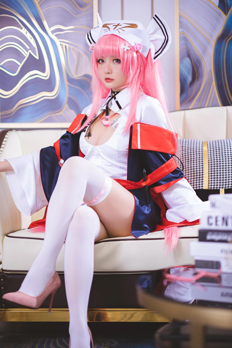 星之迟迟《《R-Maid》 英仙座护士》主题写真：20张全套美图