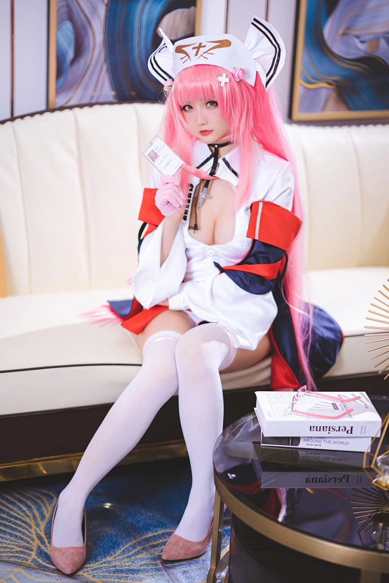 星之迟迟《《R-Maid》 英仙座护士》主题写真：20张全套美图