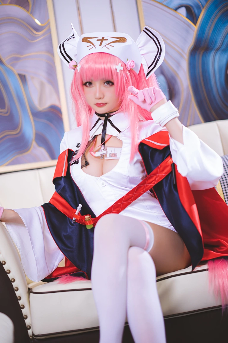 星之迟迟《《R-Maid》 英仙座护士》主题写真：20张全套美图