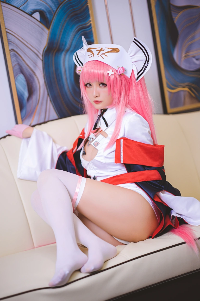 星之迟迟《《R-Maid》 英仙座护士》主题写真：20张全套美图