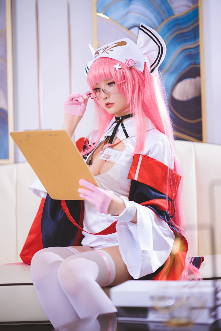 星之迟迟《《R-Maid》 英仙座护士》主题写真：20张全套美图