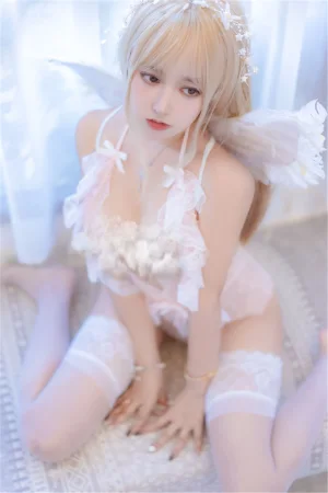 过期米线线喵《粉天使》主题写真：51张全套美图