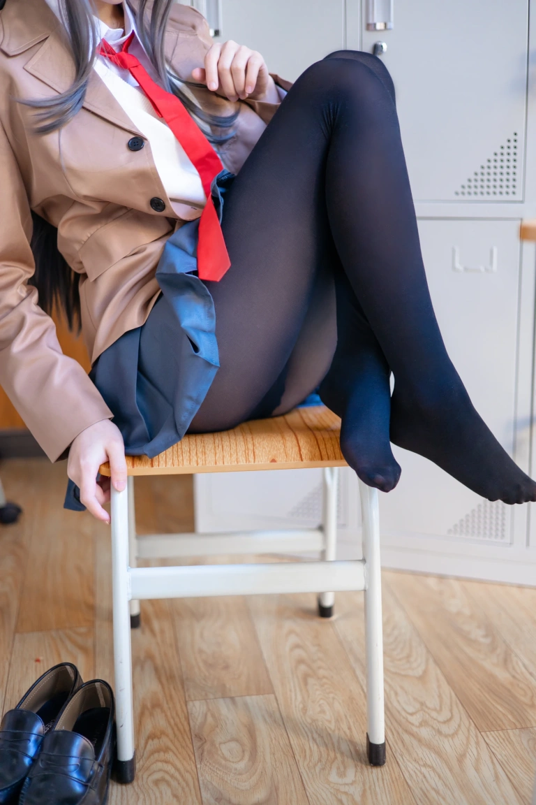 桜桃喵《麻衣制服》主题写真：52张全套美图