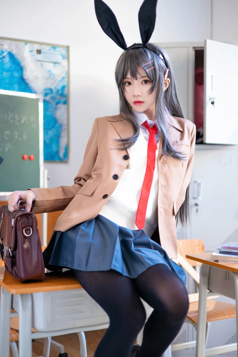 桜桃喵《麻衣制服》主题写真：52张全套美图