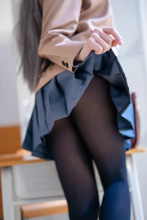 桜桃喵《麻衣制服》主题写真：52张全套美图