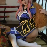 星之迟迟《《御主人様》 玉藻前忠犬蓄势待发》主题写真：25张全套美图