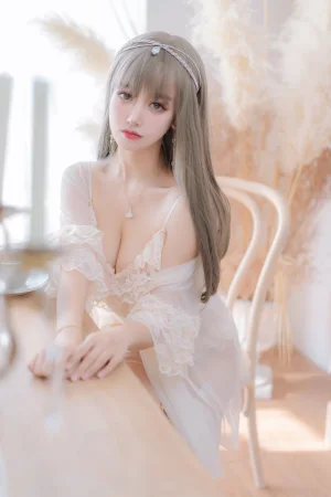 过期米线线喵《凡尔赛公主》主题写真：52张全套美图