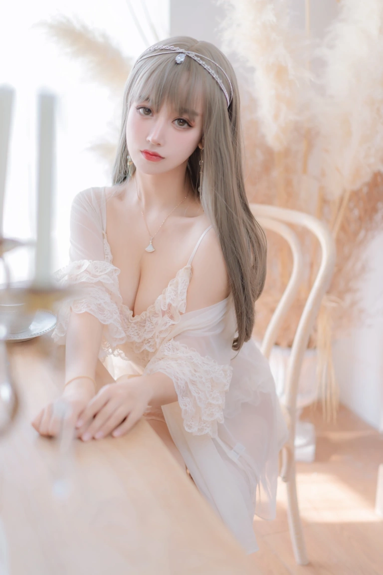 过期米线线喵《凡尔赛公主》主题写真：52张全套美图