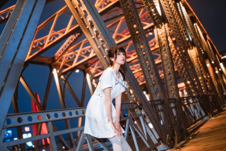 桜桃喵《离光》主题写真：12张全套美图