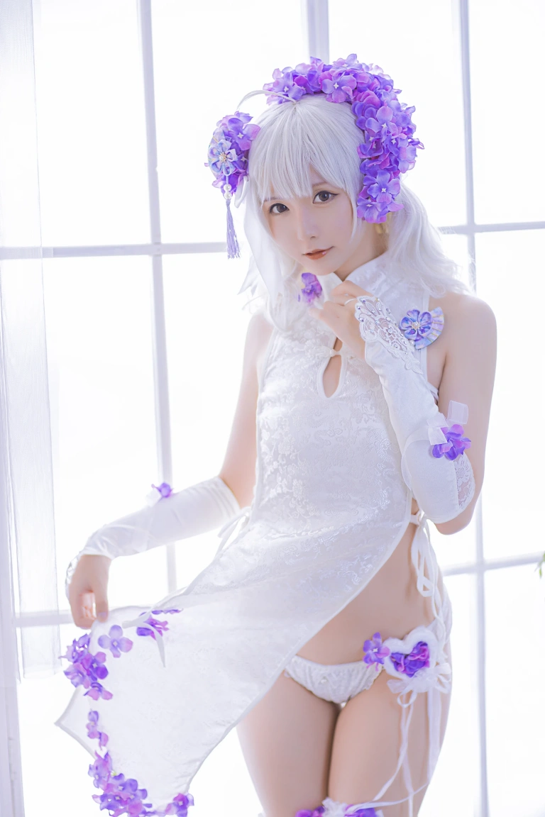 星之迟迟《《花鸟风月》 花与旗袍 白》主题写真：20张全套美图