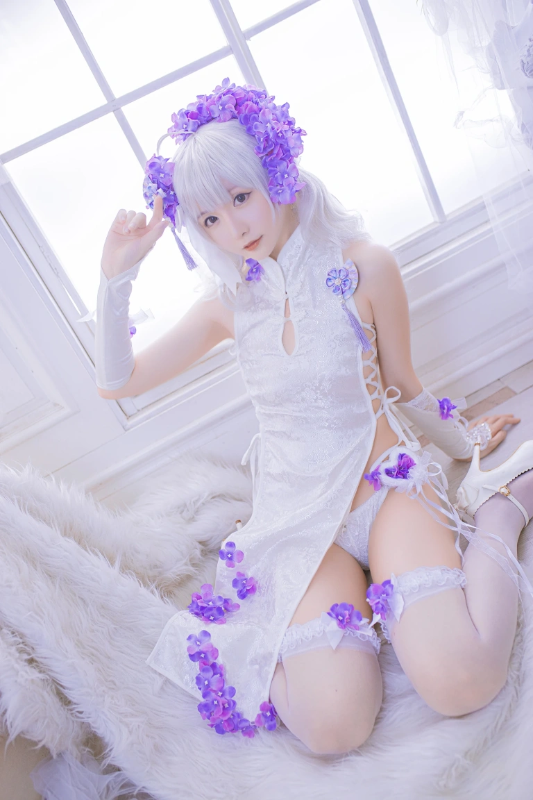 星之迟迟《《花鸟风月》 花与旗袍 白》主题写真：20张全套美图