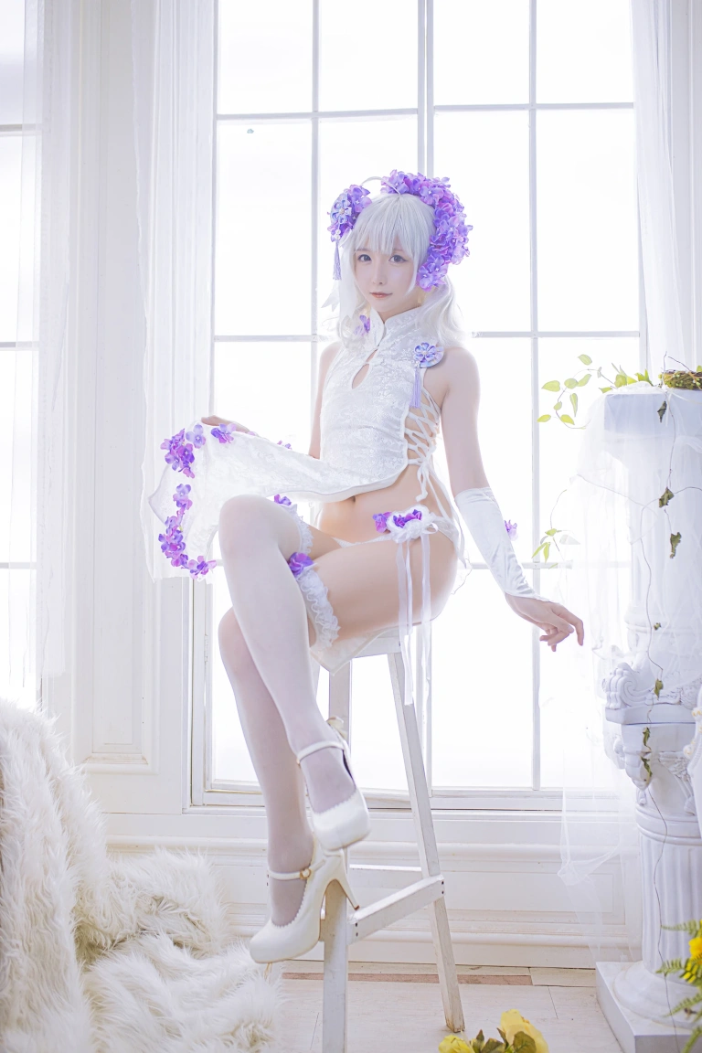 星之迟迟《《花鸟风月》 花与旗袍 白》主题写真：20张全套美图