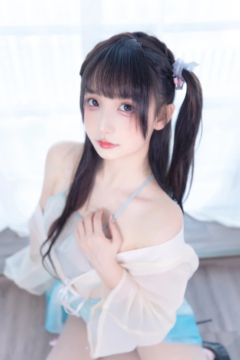 神楽坂真冬《第四季 序号23：《醉梦星河》》主题写真：75张全套美图