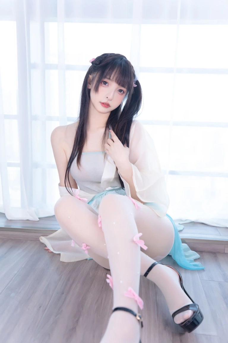 神楽坂真冬《第四季 序号23：《醉梦星河》》主题写真：75张全套美图