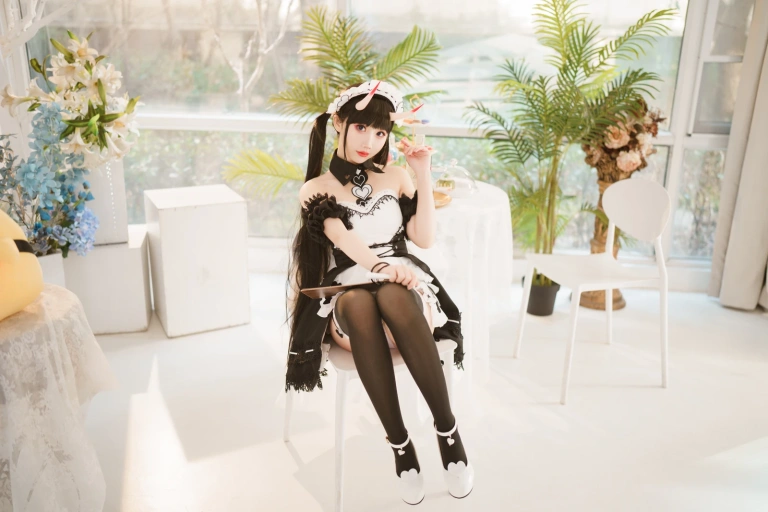 面饼仙儿《能代女仆》主题写真：31张全套美图