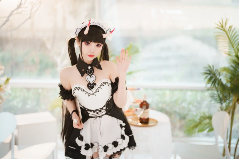 面饼仙儿《能代女仆》主题写真：31张全套美图