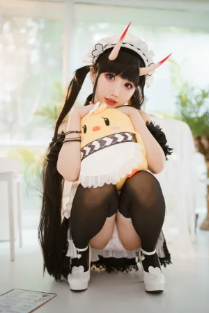 面饼仙儿《能代女仆》主题写真：31张全套美图