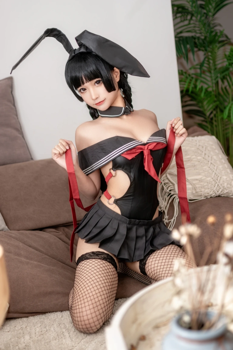 蠢沫沫《卯月桃子》主题写真：40张全套美图