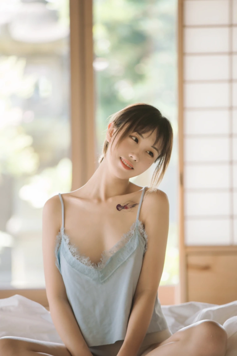 念雪《夏天日记》主题写真：27张全套美图