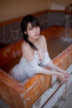 周叽是可爱兔兔《温泉女友》主题写真：28张全套美图