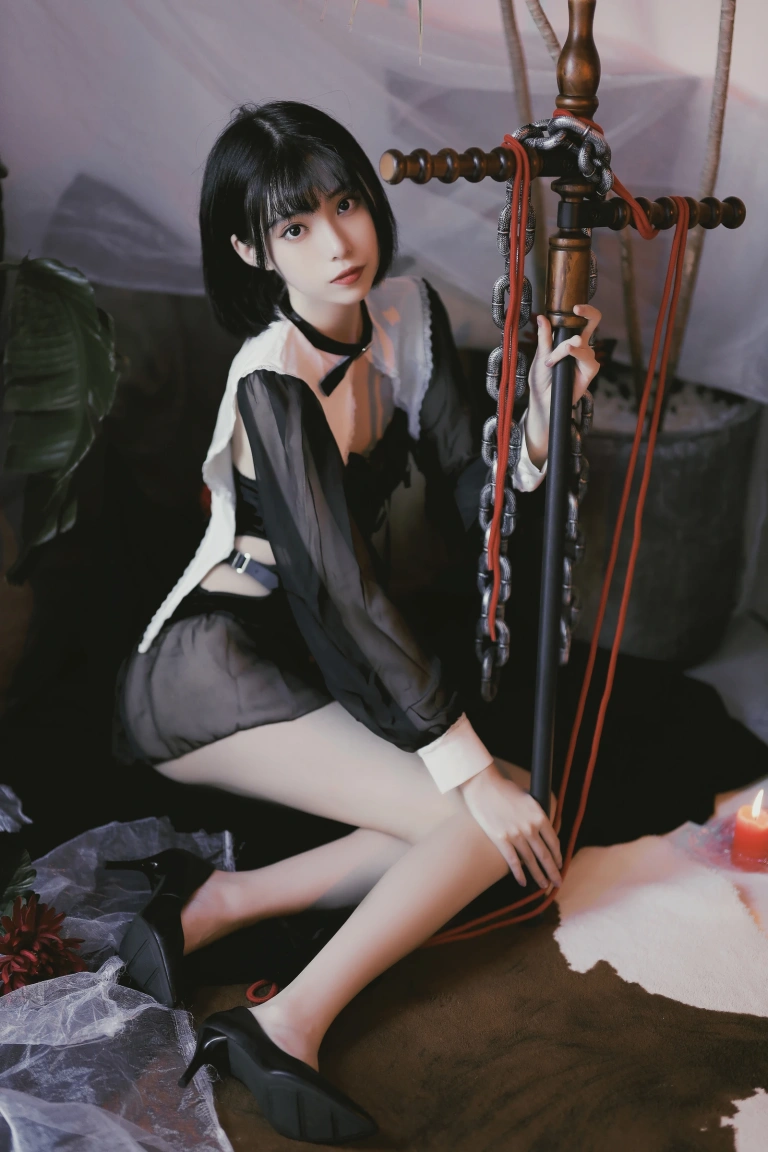 许岚《修女创作》主题写真：37张全套美图