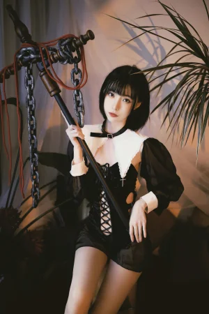 许岚《修女创作》主题写真：37张全套美图