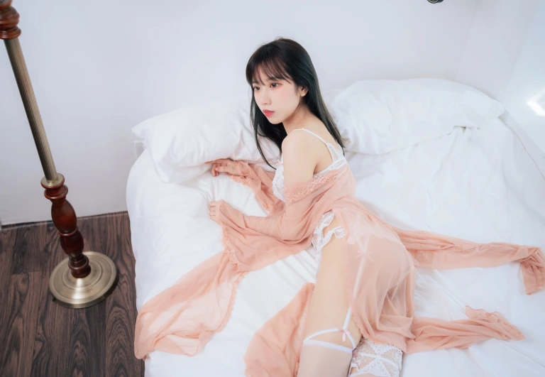 果咩酱《初恋女友》主题写真：40张全套美图