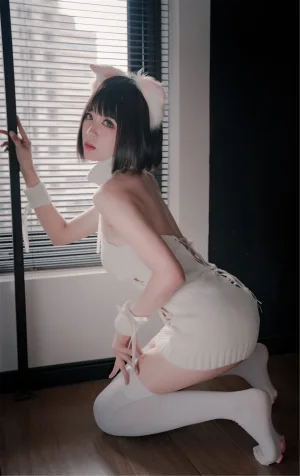 轩萧学姐《NO.11 – 猫爪袜》主题写真：40张全套美图