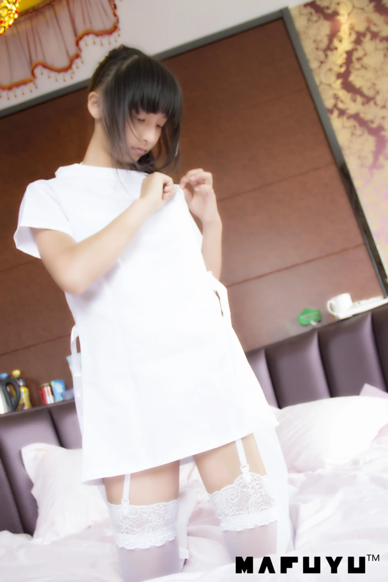 神楽坂真冬《护士》主题写真：91张全套美图