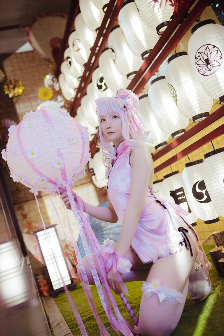 星之迟迟《《花鸟风月》 花与旗袍 粉》主题写真：20张全套美图