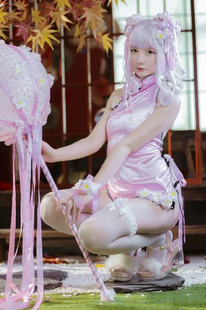 星之迟迟《《花鸟风月》 花与旗袍 粉》主题写真：20张全套美图