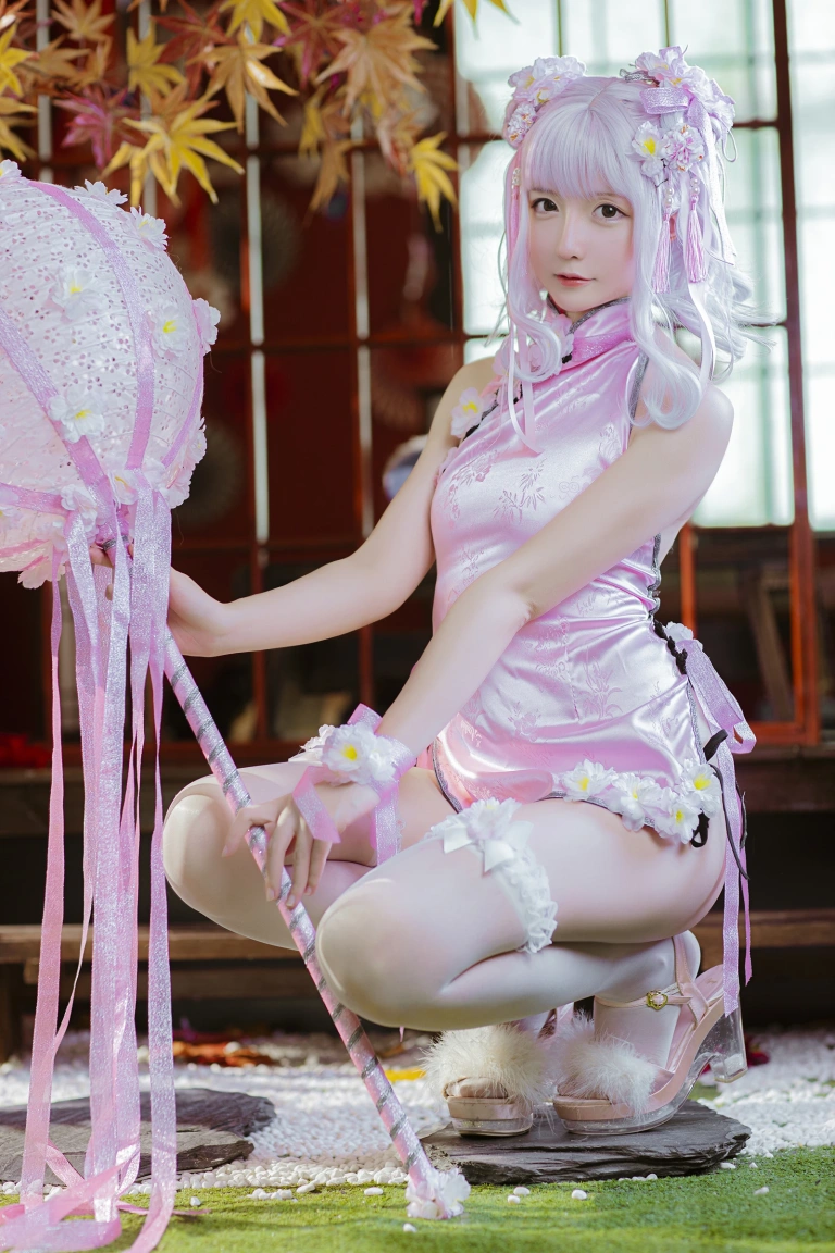 星之迟迟《《花鸟风月》 花与旗袍 粉》主题写真：20张全套美图