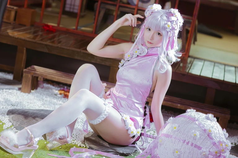 星之迟迟《《花鸟风月》 花与旗袍 粉》主题写真：20张全套美图