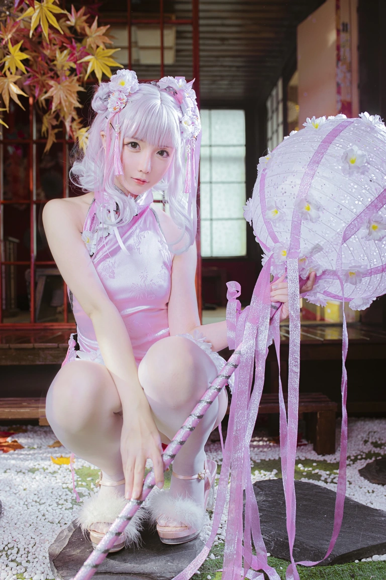 星之迟迟《《花鸟风月》 花与旗袍 粉》主题写真：20张全套美图