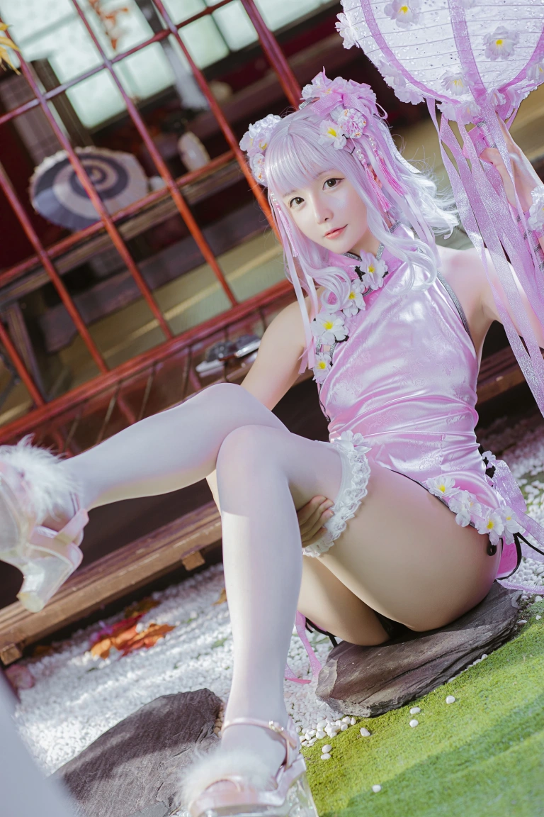 星之迟迟《《花鸟风月》 花与旗袍 粉》主题写真：20张全套美图