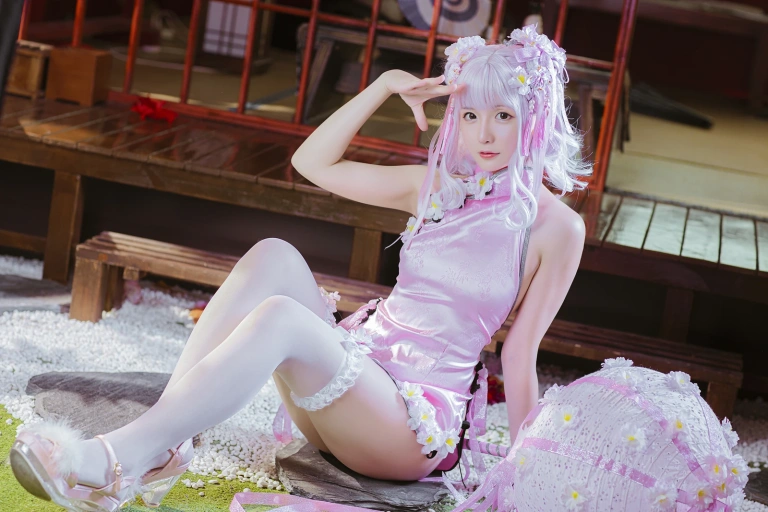星之迟迟《《花鸟风月》 花与旗袍 粉》主题写真：20张全套美图
