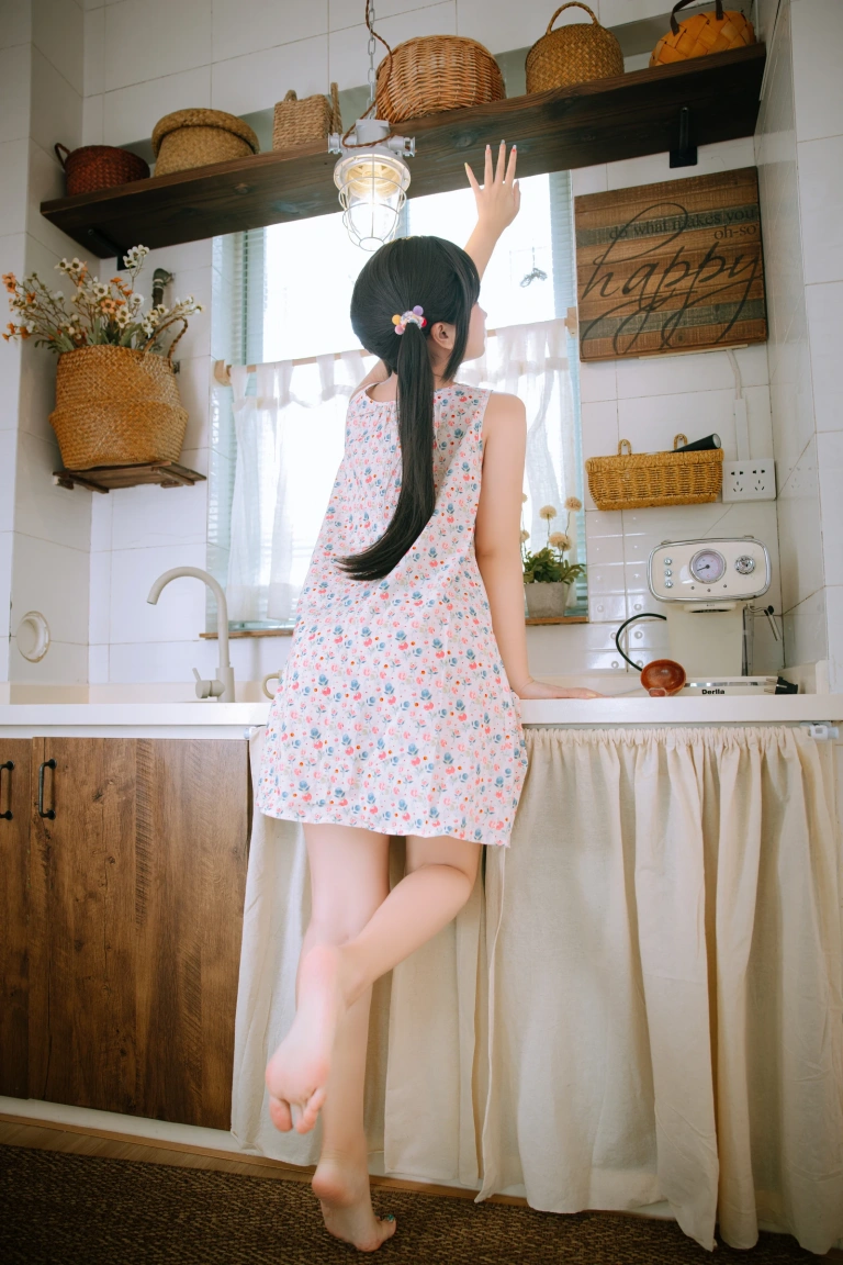 日奈娇(椎名莜)《厨房》主题写真：154张全套美图，含3个视频