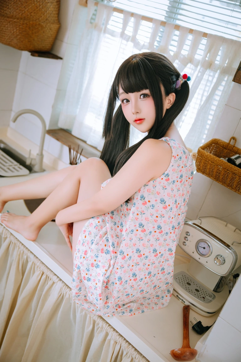 日奈娇(椎名莜)《厨房》主题写真：154张全套美图，含3个视频