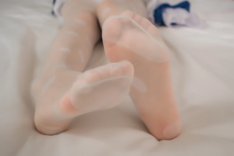 面饼仙儿《小斑点》主题写真：29张全套美图