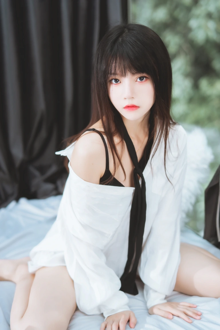 桜桃喵《狼来了01》主题写真：72张全套美图