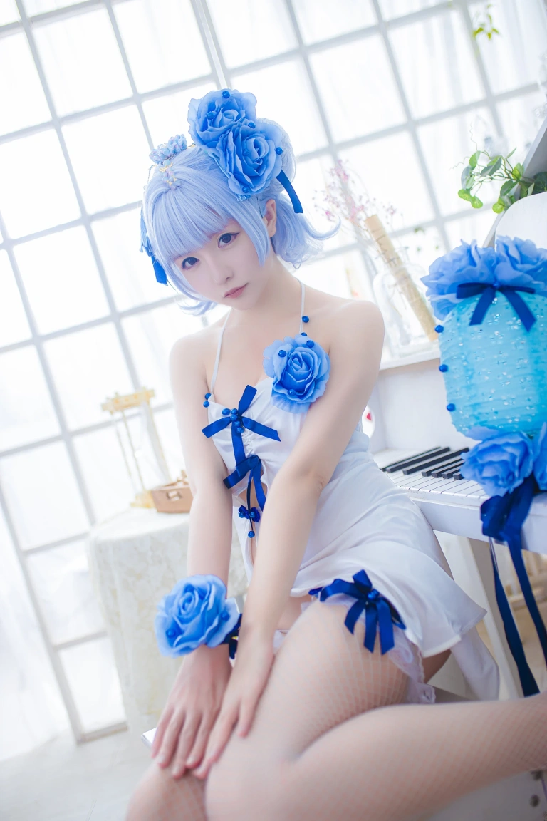 星之迟迟《《花鸟风月》 花与旗袍 蓝》主题写真：20张全套美图